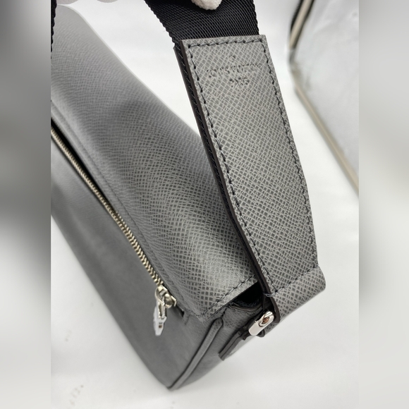 Louis Vuitton District PM Leather Men Shoulder Bag - Glacier - Picture 10 of 15